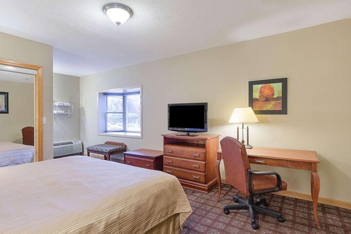 Standard King Bed Accessible (2 of 25)