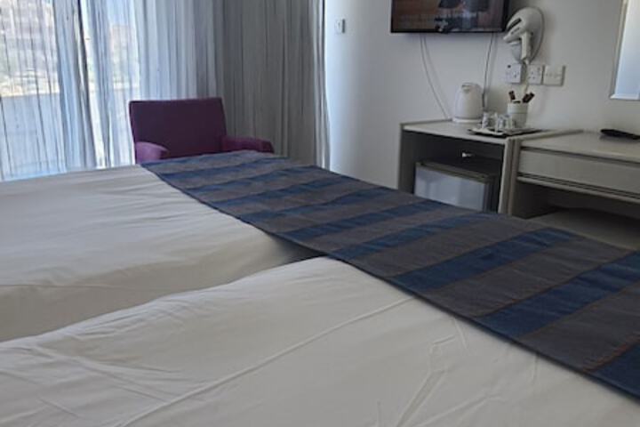 Room 13 of 78