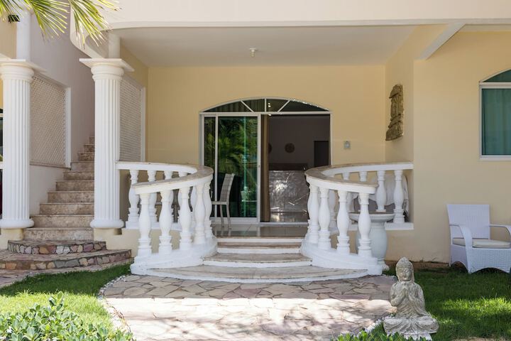 Hotel Entry