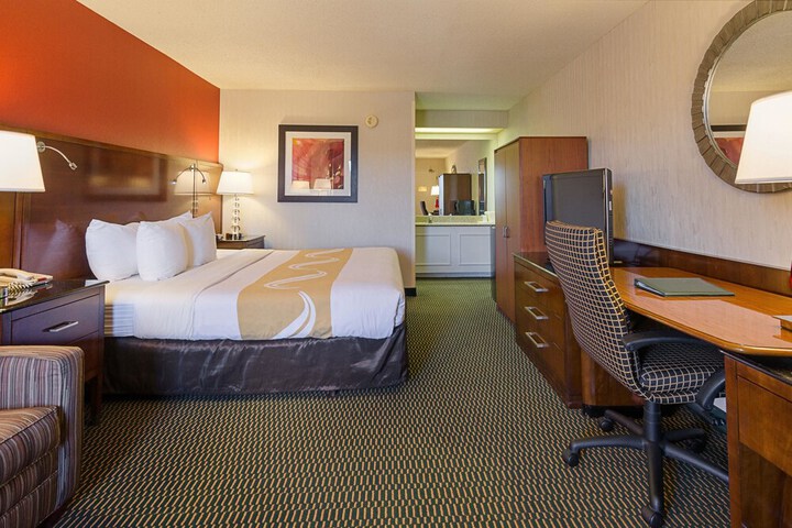 Room 10 of 38