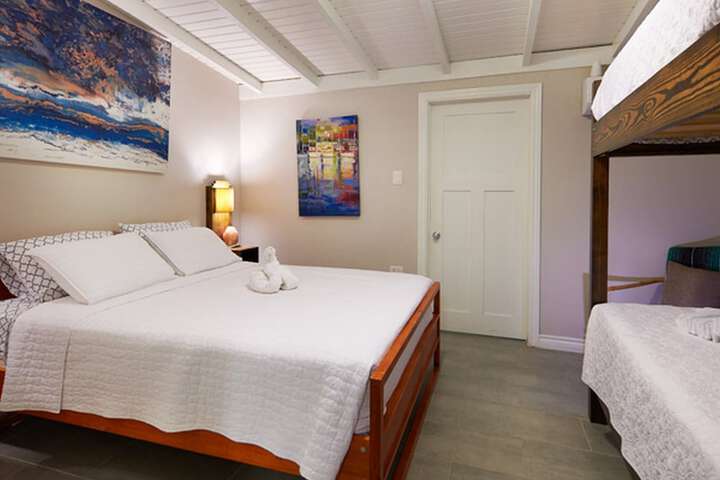 Room 9 of 23