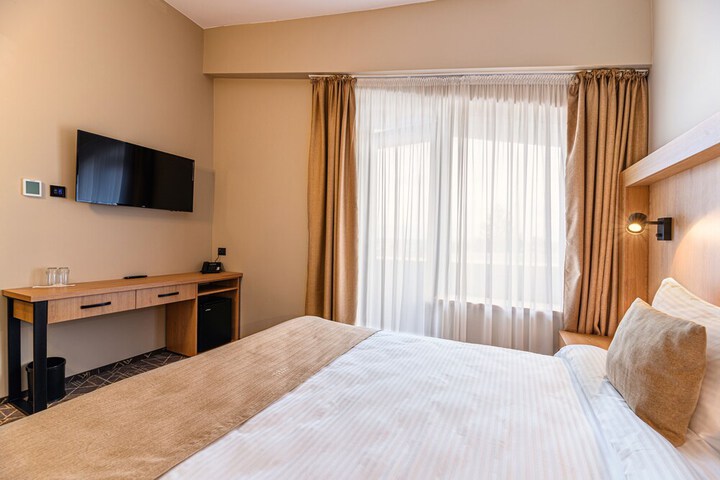 Room 12 of 65