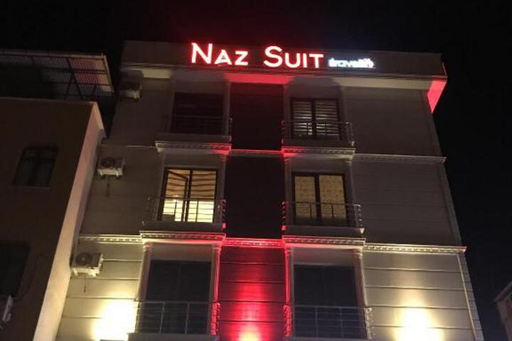 Naz suit