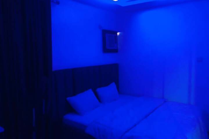 Room 4 of 24