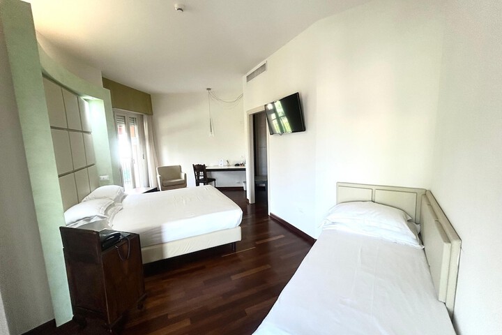 Room 5 of 29