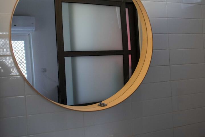 Room 3 of 166