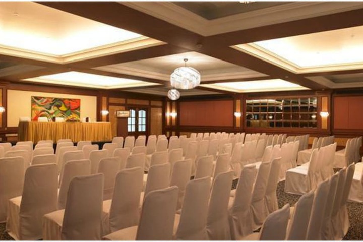Ballroom/Hall 30 of 39