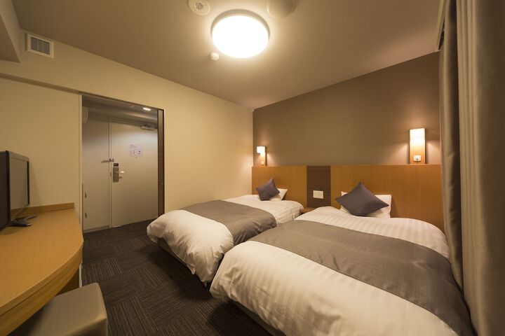 Room 14 of 104
