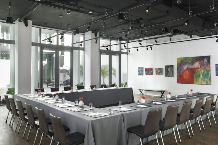 Meeting facility