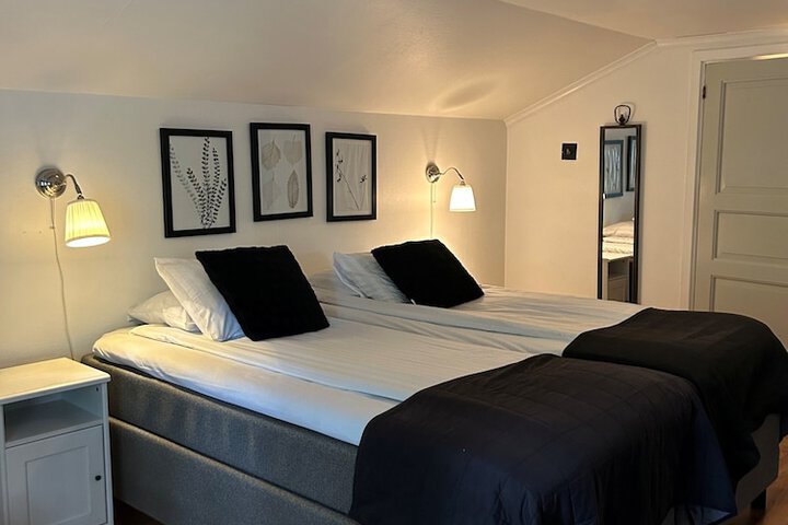 Room 37 of 65