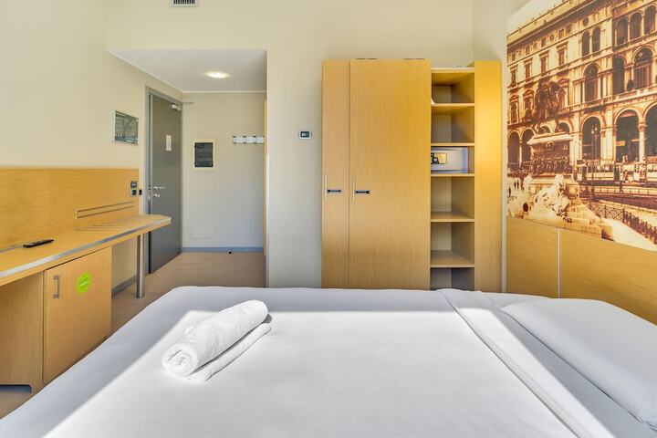 Room 25 of 57