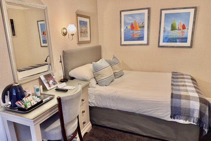Room 35 of 85