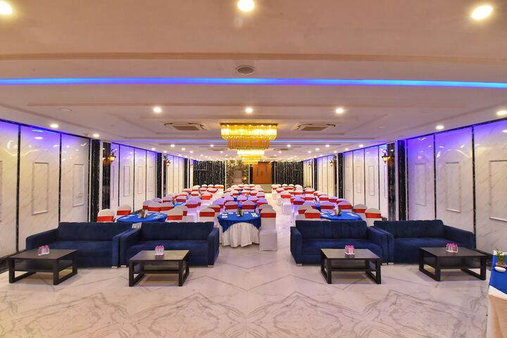 Ballroom/Hall 49 of 68