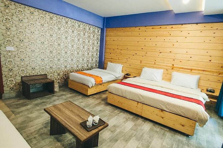 Room 3 of 33