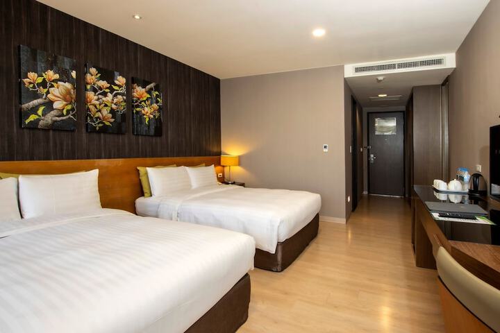Room 14 of 33