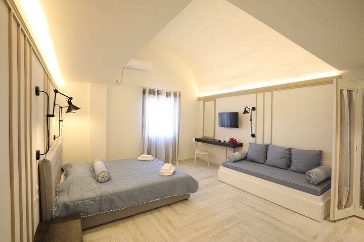 Room 11 of 100