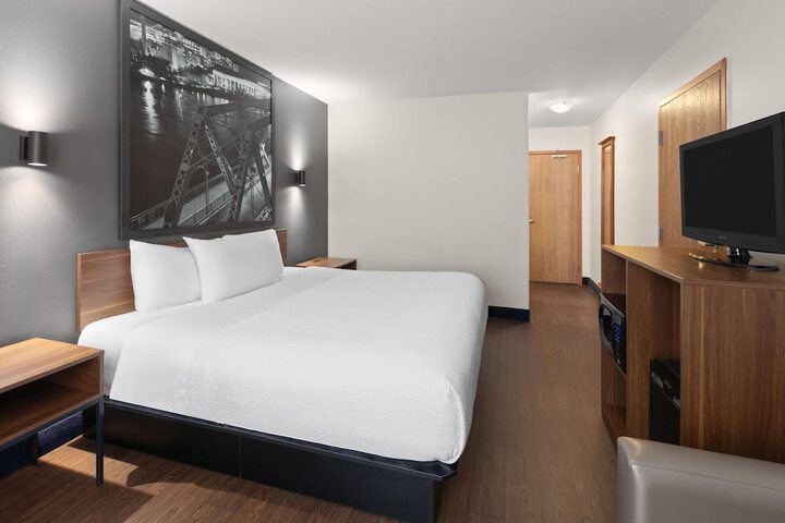 Room 36 of 74