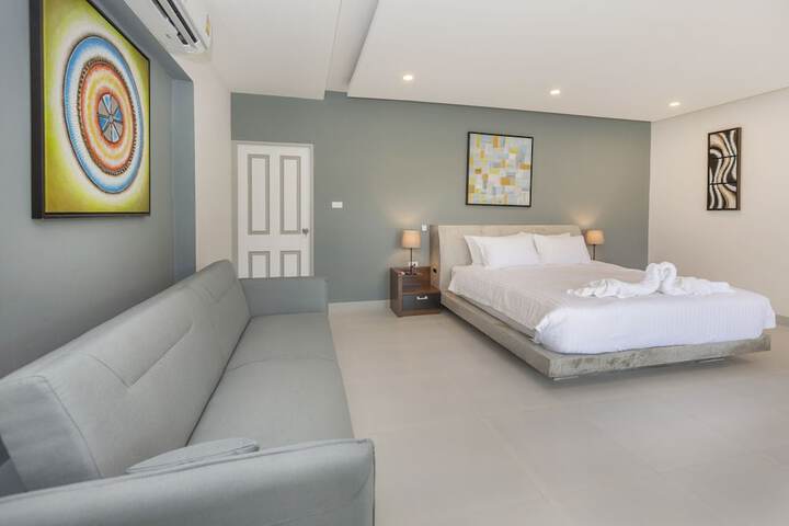 Room 11 of 36
