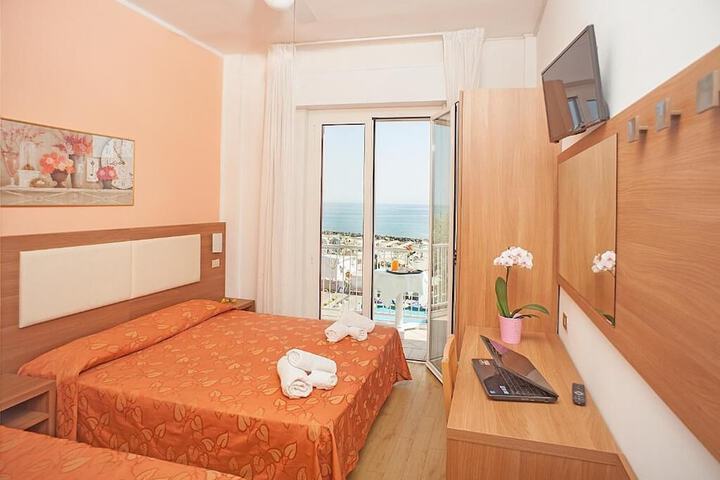 Room 8 of 55