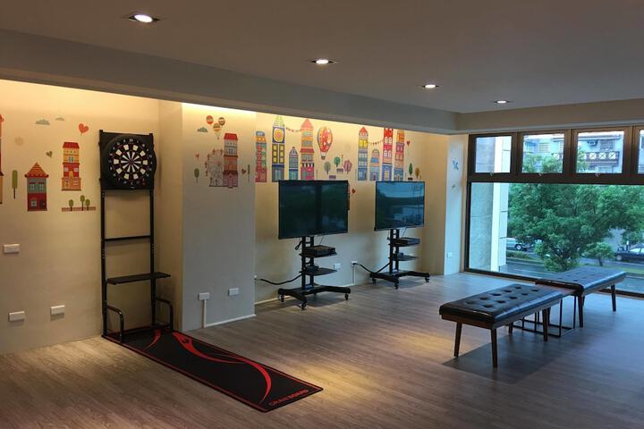 Room 33 of 53