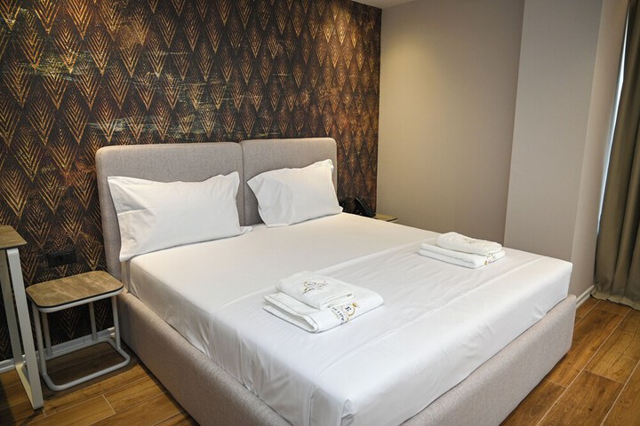 Room 4 of 86