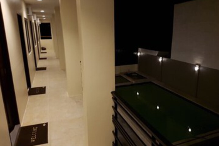 Ballroom/Hall 7 of 20