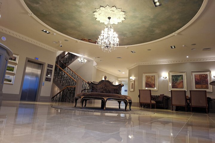 Check-in/check-out kiosk