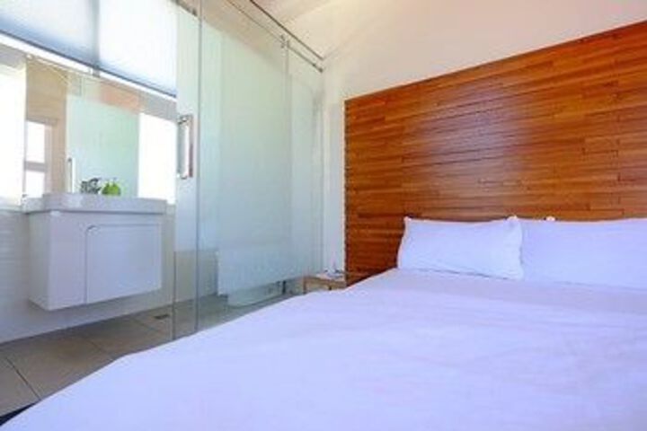 Room 19 of 32