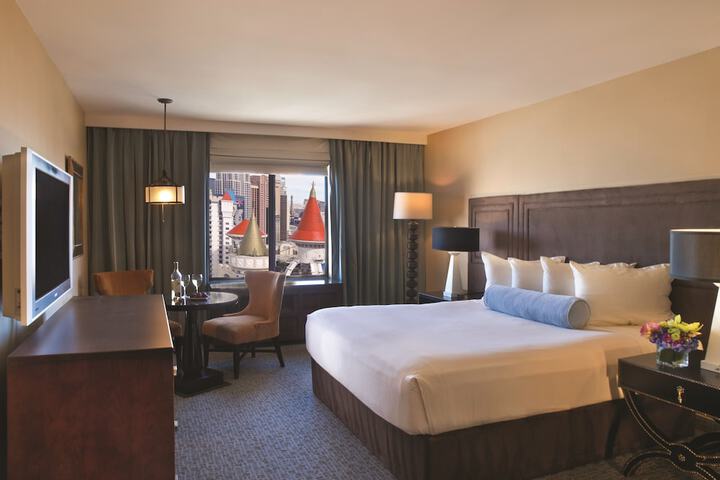 Room 4 of 64