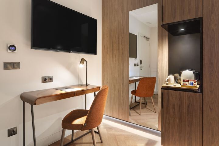 Room 20 of 61