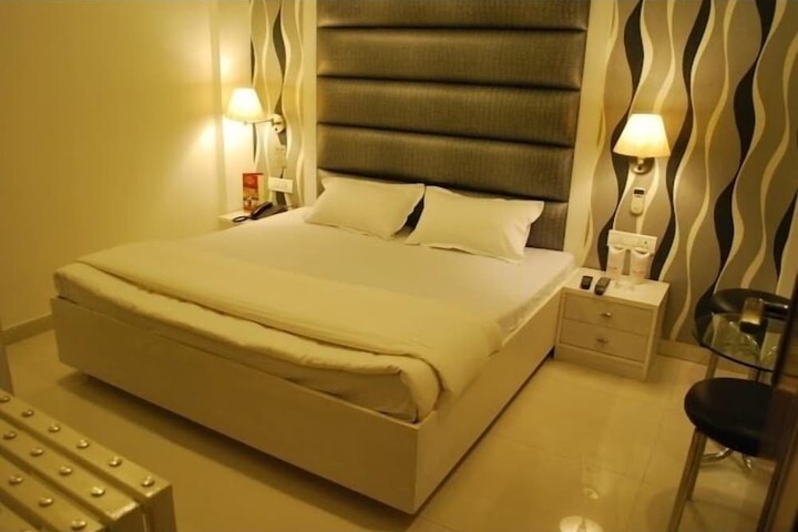 Room 4 of 48