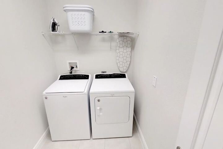 Laundry 39 of 64