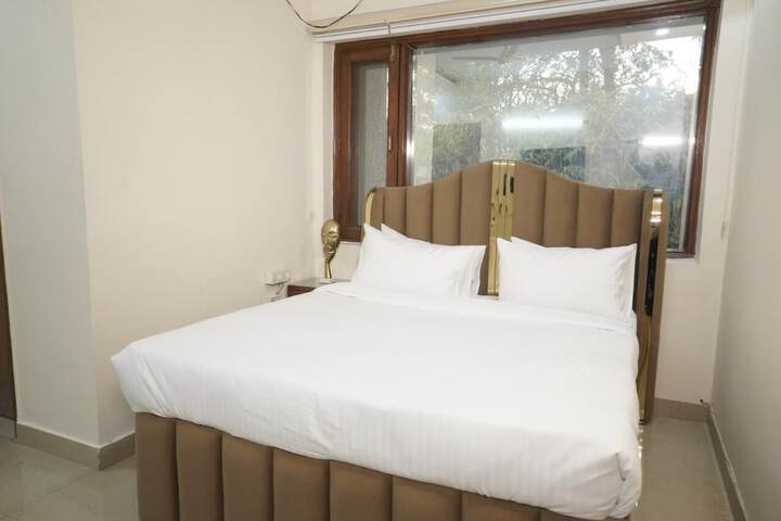 Room 15 of 47