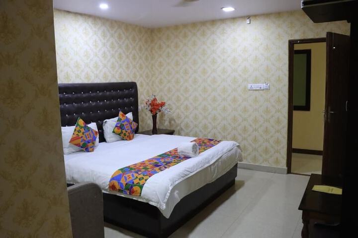 Room 18 of 33