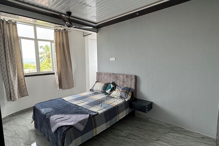 Room 12 of 50