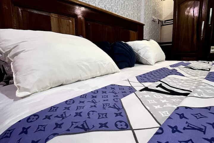 Room 13 of 60