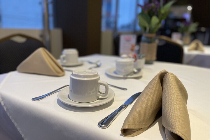 Dining 45 of 63