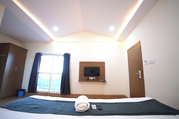 Room 15 of 26