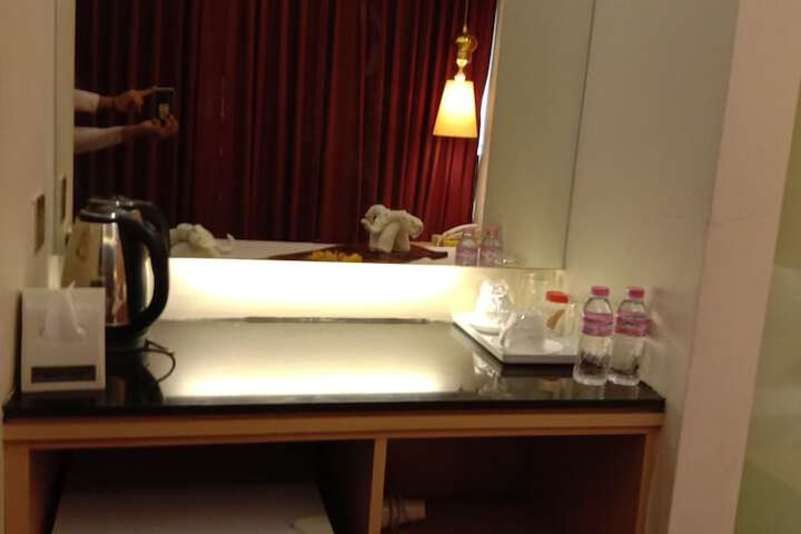 Room 16 of 30