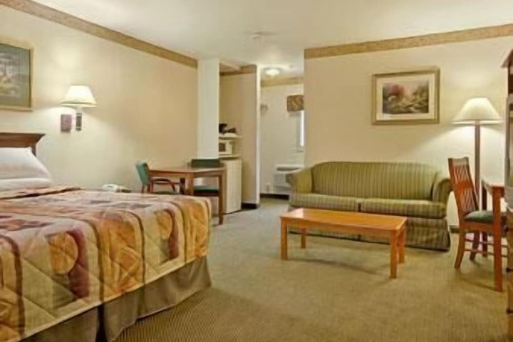 1 King Bed Mobility Accessible (7 of 8)