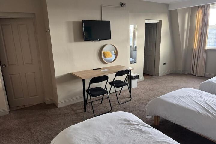 Room 7 of 17