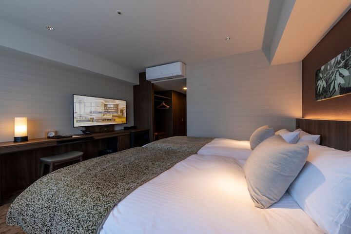 Room 12 of 40