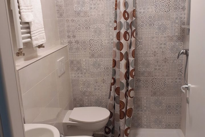 Room 25 of 92
