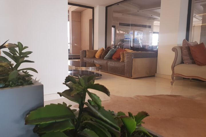 Guest Lobby