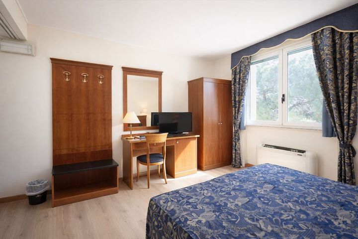 Room 50 of 105