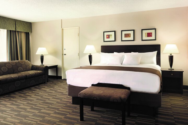 1 King Bed (9 of 9)
