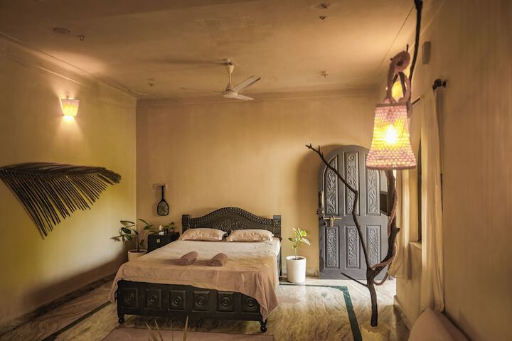 Room 3 of 34