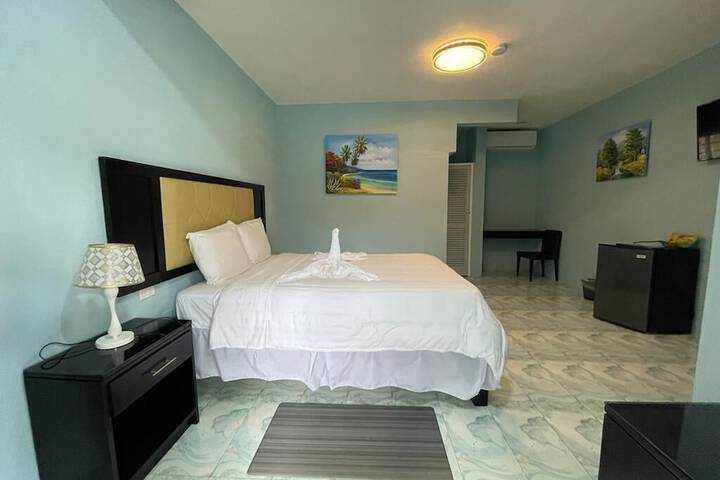 Room 12 of 21