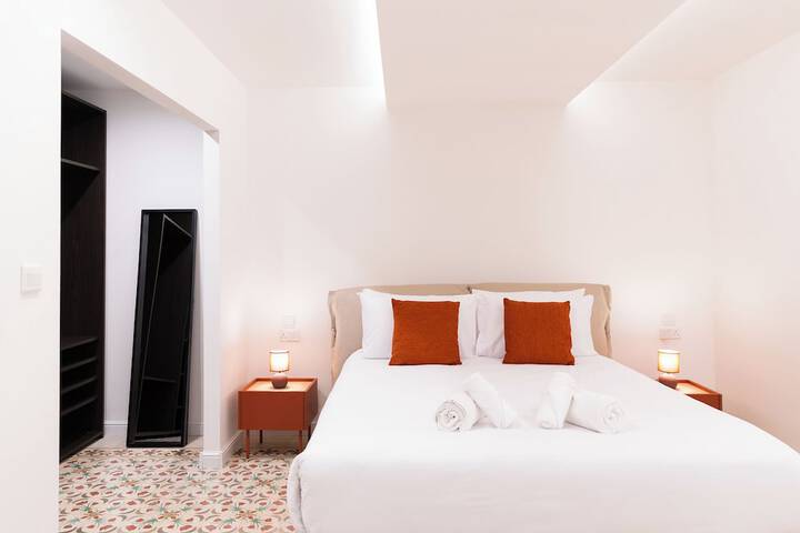 Room 4 of 68