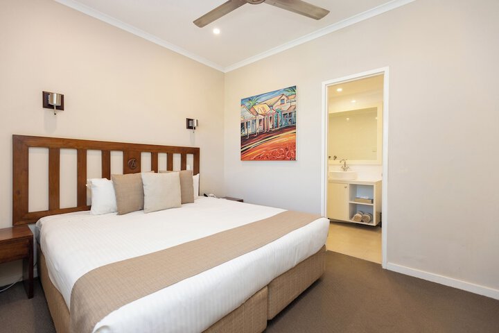Room 5 of 43